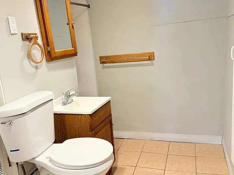 115-117 Ruxton Ave — Photo 4