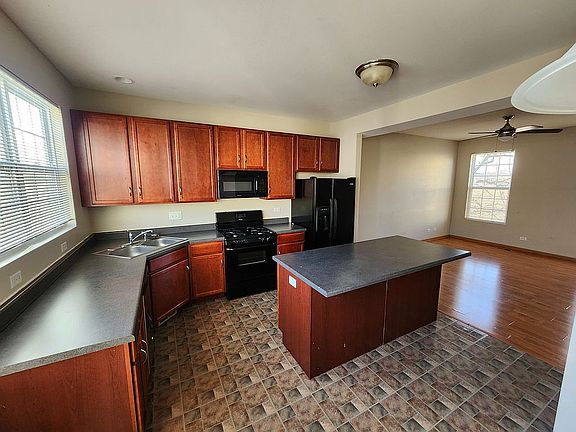 3rd image of 1615 W Turtle Creek Ln