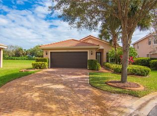 2055 Grey Falcon Cir SW, Vero Beach, FL 32962