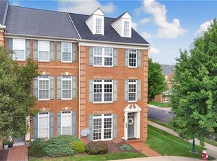 3017 Village Run Rd, Wexford, PA 15090