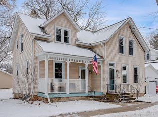 W58N455 Hilbert Ave, Cedarburg, WI 53012