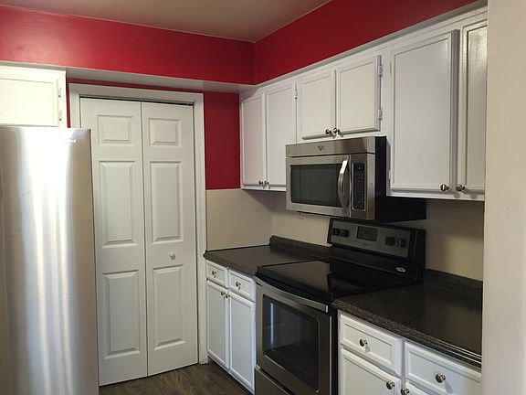 3rd image of 6028 Bradford Dr Unit A