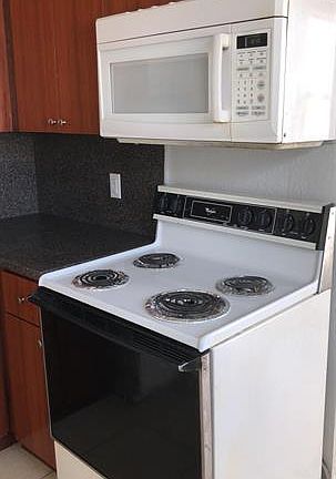 3rd image of 1190 NW 67th St #10842696