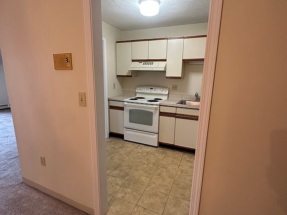2nd image of 51 Farwell St #22