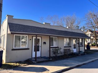 424 W Daugherty St, Webb City, MO 64870