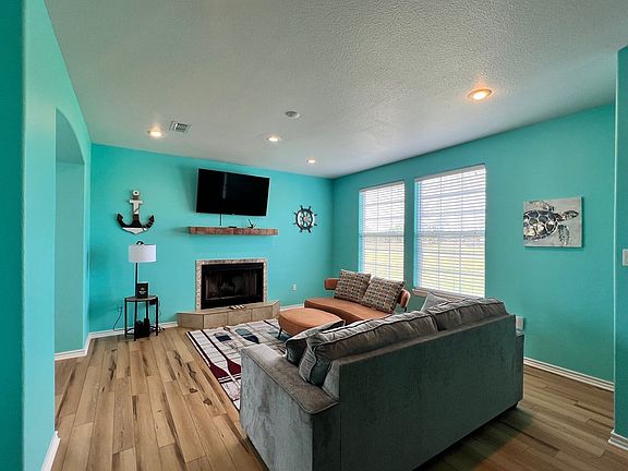 4th image of 308 E Pompano