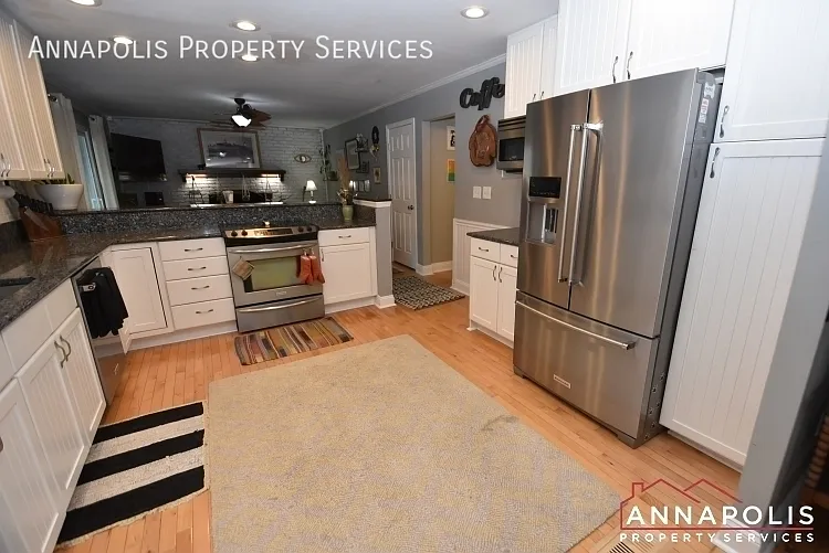 449 Alfreton Ct — Photo 4