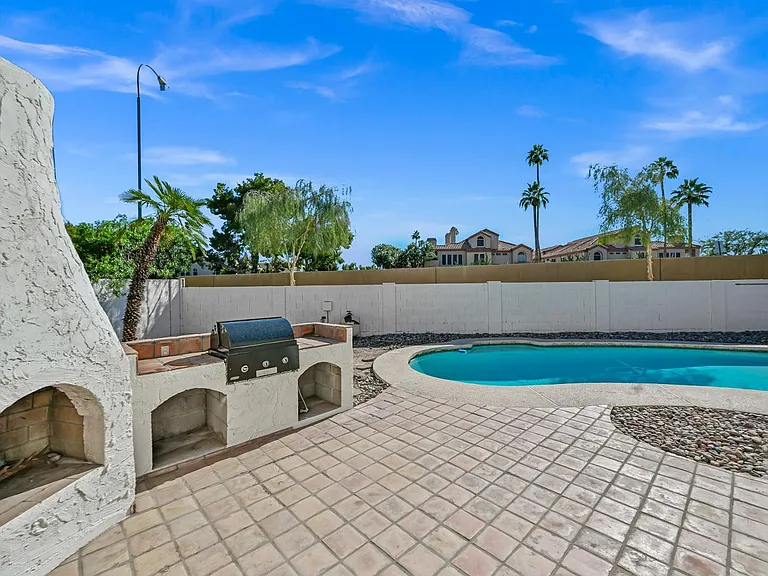 7725 E Rovey Ave — Photo 24