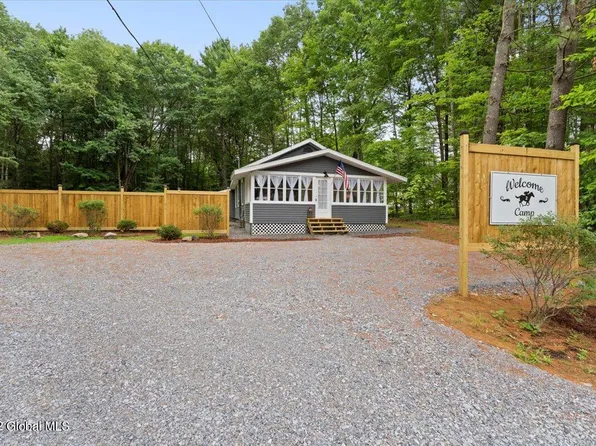 6017 W Middle Line Road, Galway, NY 12074