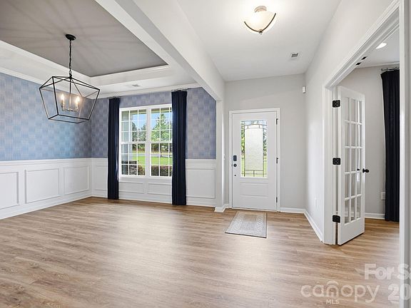 5th image of 1002 Heritage Pointe