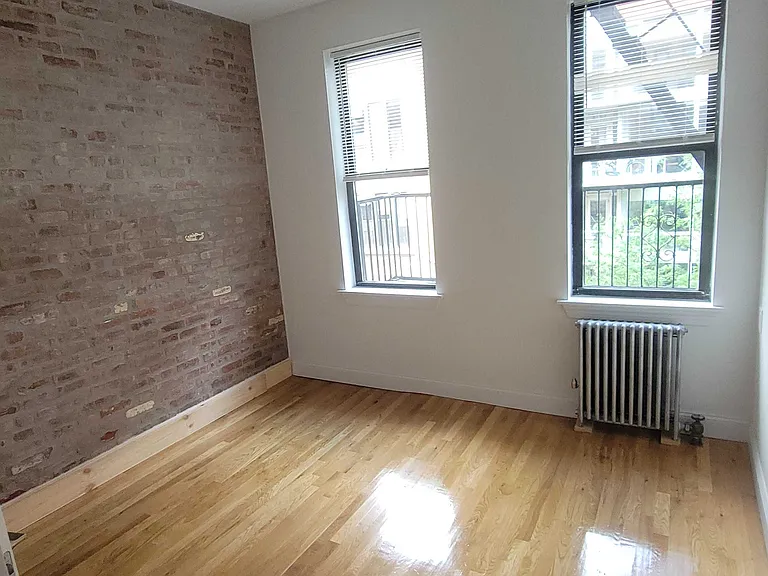 424 E 13th St #21 — Photo 5