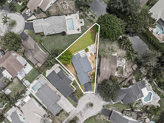 3rd image of 8201 SW 41st Court