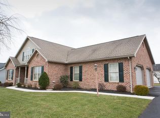 40 Summer Breeze Ln, Chambersburg, PA 17202
