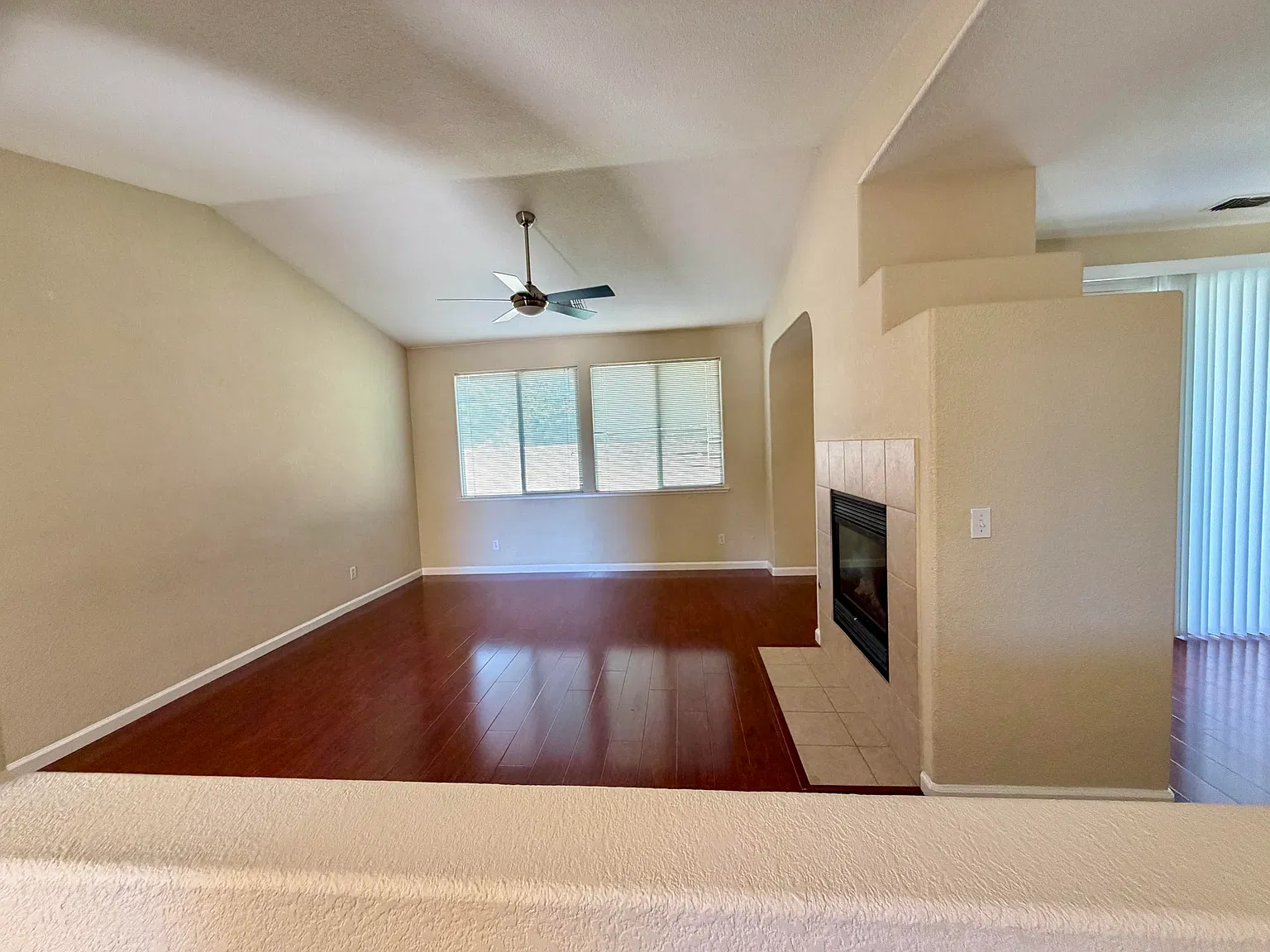 3 bed, 1683 sqft, $2,550 — Photo 3