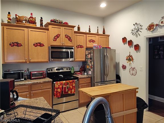 5th image of 4021 NE 8th Place Cpe