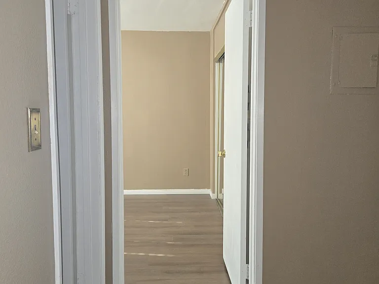 4700 Clair Del Ave #506 — Photo 20