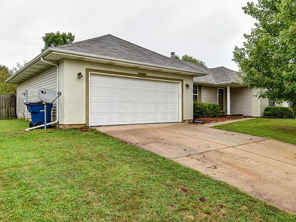 2nd image of 702 S Sunmeadow Dr