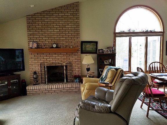 3rd image of 5623 Meadowview Dr