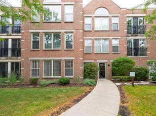 1625 Glenview Rd UNIT 302, Glenview, IL 60025