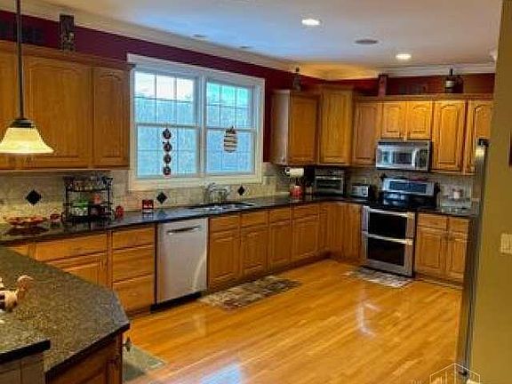 2nd image of 3004 Layhigh Rd