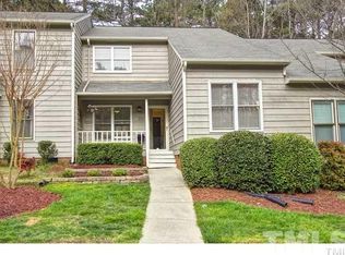105 Abbots Glen Ct, Cary, NC 27511
