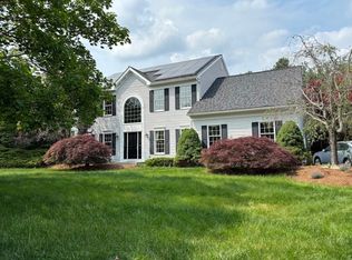 2 Farm Pond Ln, Franklin, MA 02038