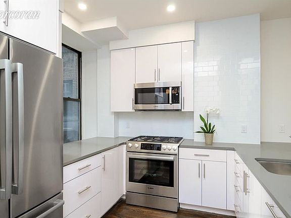 5th image of 104 W 70th St APT 6B