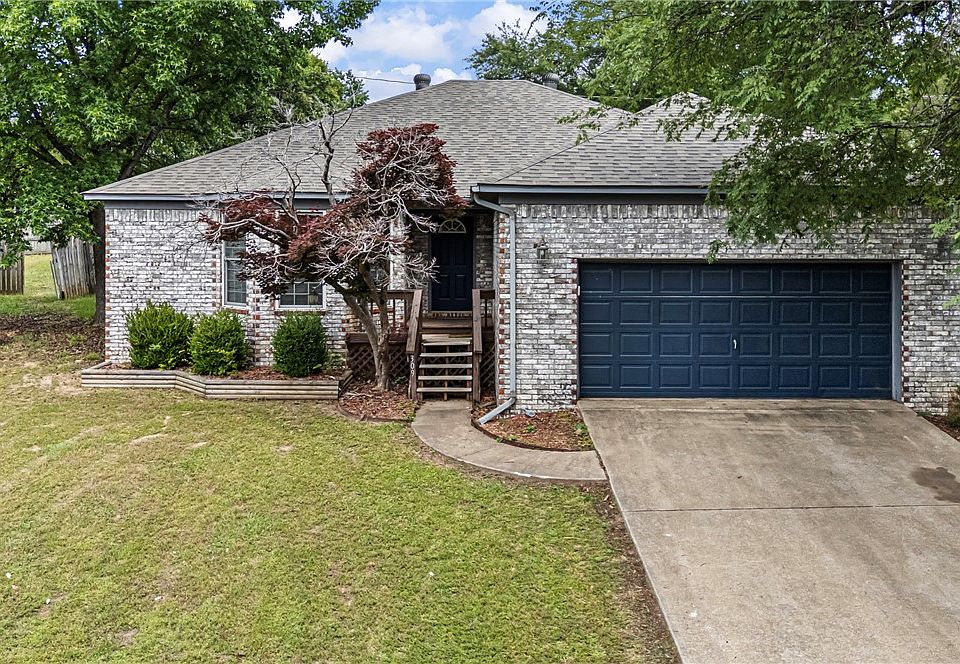 1st image of 309 Preston Dr