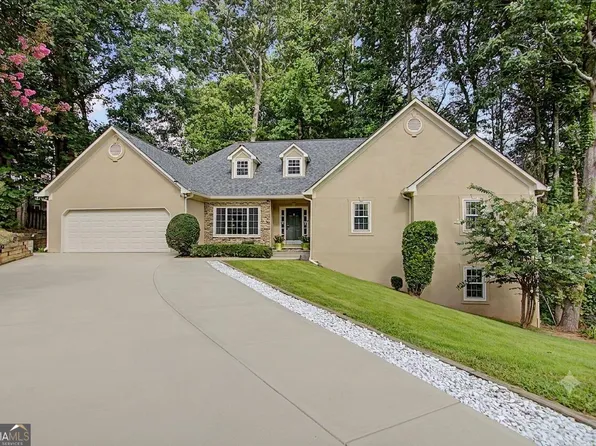 311 Clubhouse Ct NW, Kennesaw, GA 30144