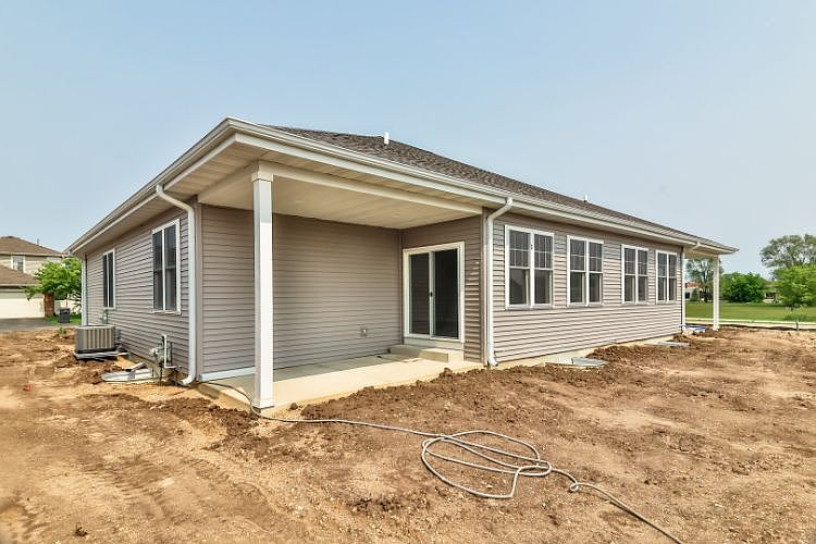 4727 Oak Way Roscoe IL Zillow