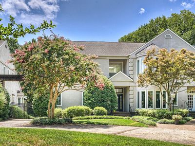 605 Hermitage Ct, Charlotte, NC, 28207