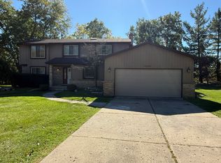 36255 Hardenburg Rd, Farmington Hills, MI 48331