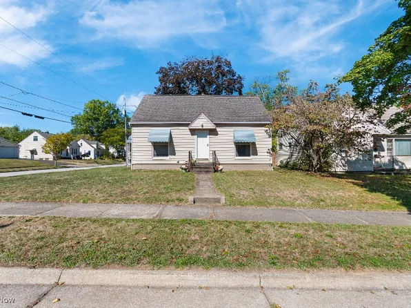 693 Triplett Blvd, Akron, OH 44306