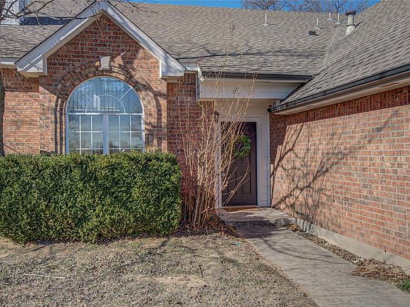4th image of 2900 Glasgow Dr