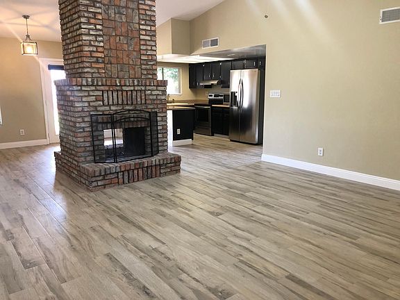 3rd image of 144 W Villa Maria Dr