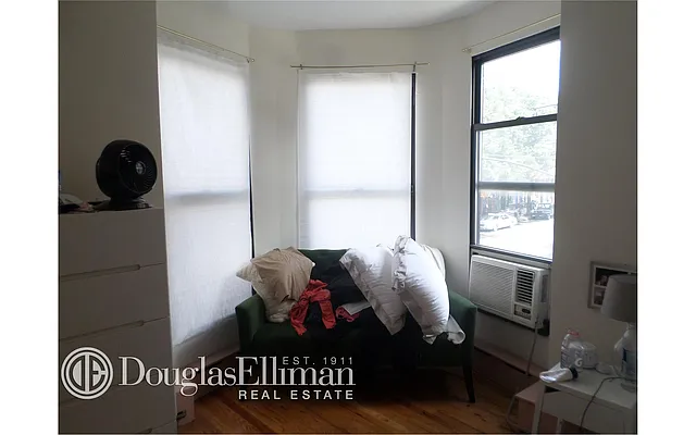 Rented by Douglas Elliman | media 27