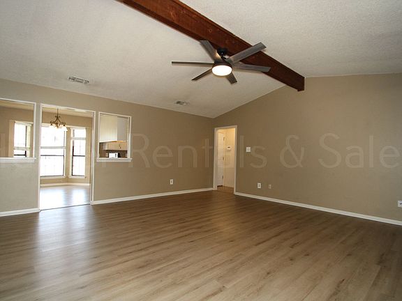 3rd image of 1615 Sagebrush Dr