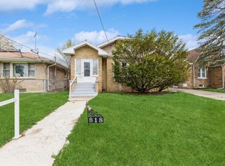 818 George Ave, Waukegan, IL 60085