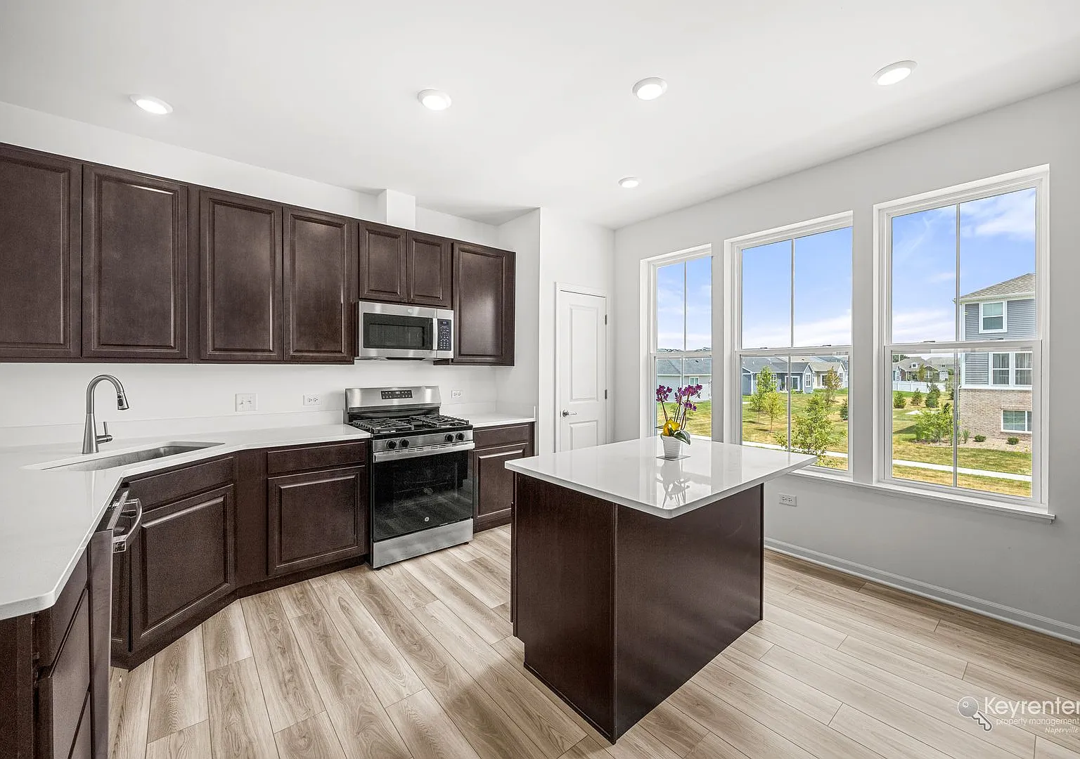 Brand-New End-Unit Townhome w/ Pond Views Keller Farm, Plainfield! — Photo 4