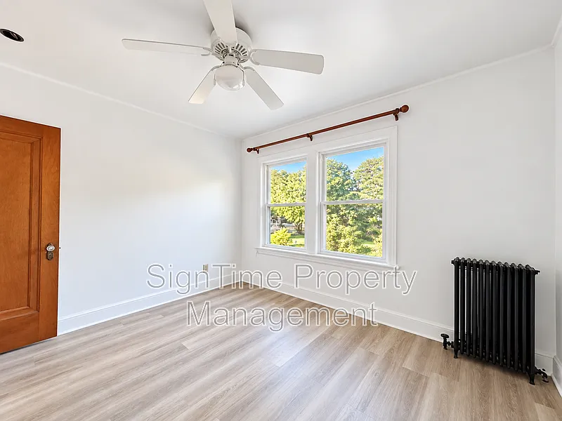 245 E Irvin Ave