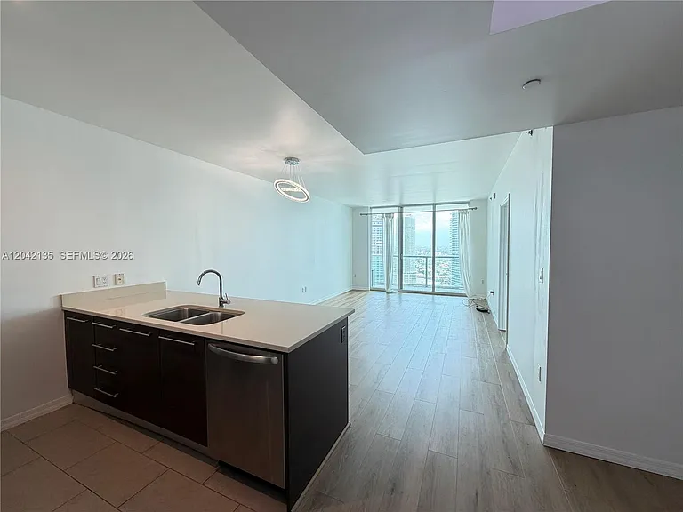 55 SE 6th St #3900 — Photo 2