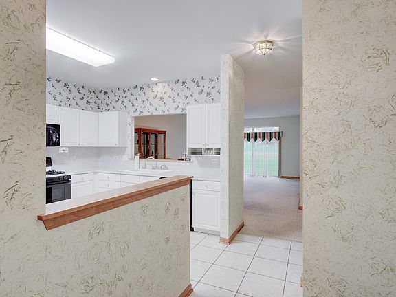 2nd image of 21034 W Snowberry Ln