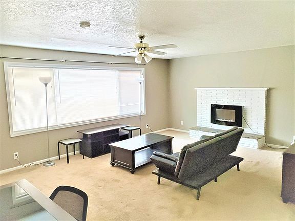 2nd image of 215 NW Forest St APT B