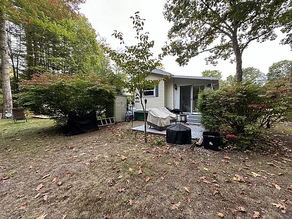 4th image of 23 College Drive #922