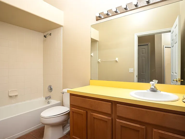 13814 Mirror Lake Dr — Photo 12