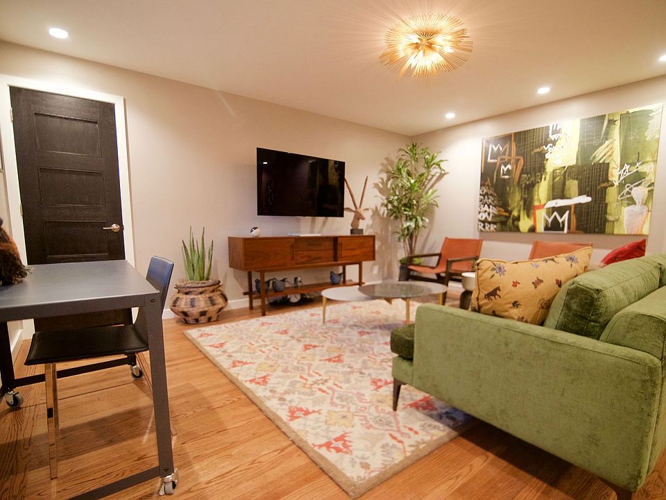 1st image of 200 Waverley St #4
