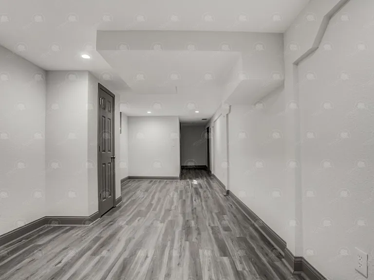6627 Brooklyn Ave — Photo 16