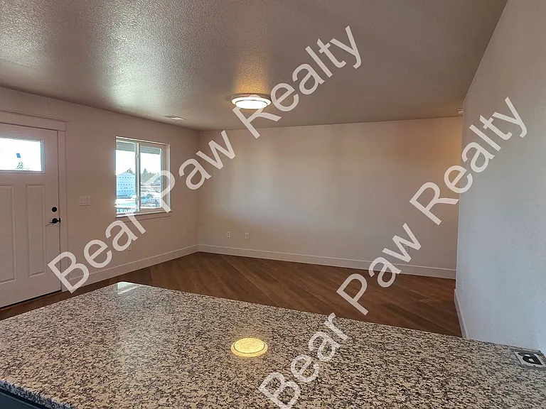 1026 Center Dr — Photo 8