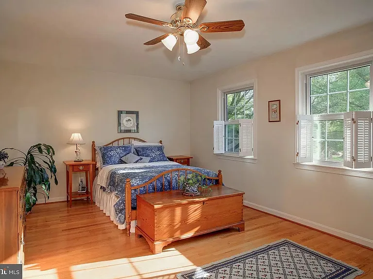 3124 Barnard Ct — Photo 12