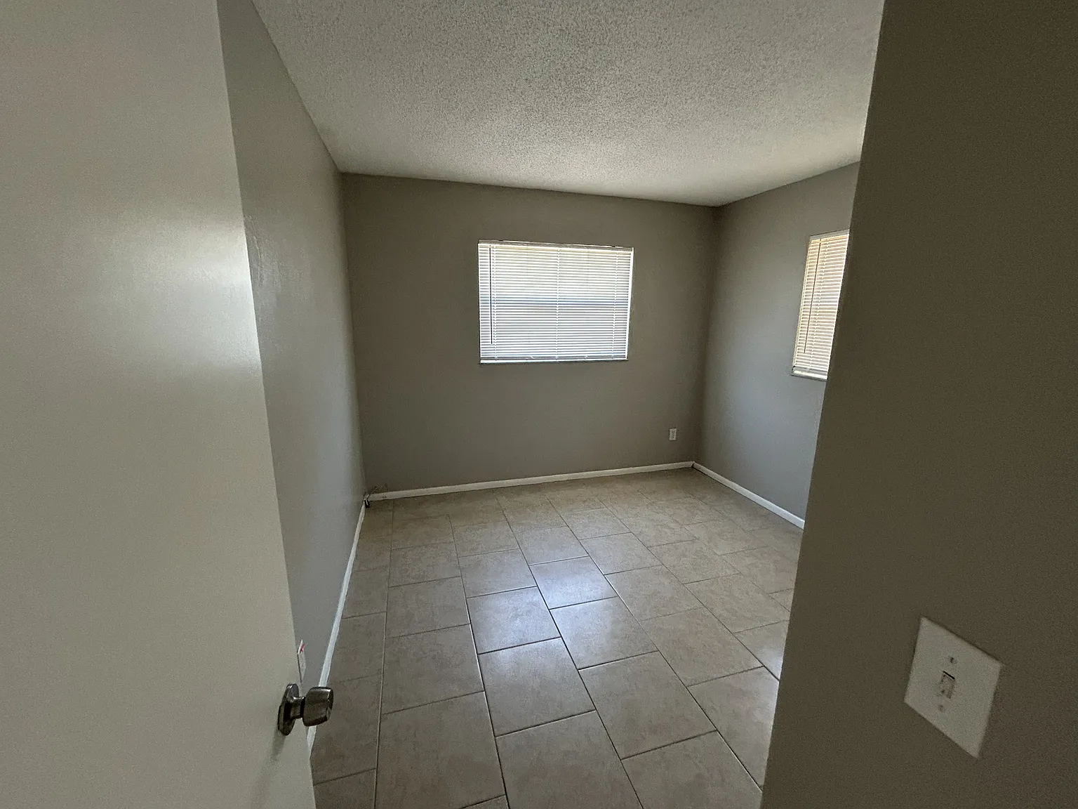 2 bed, 800 sqft, $1,525 — Photo 3